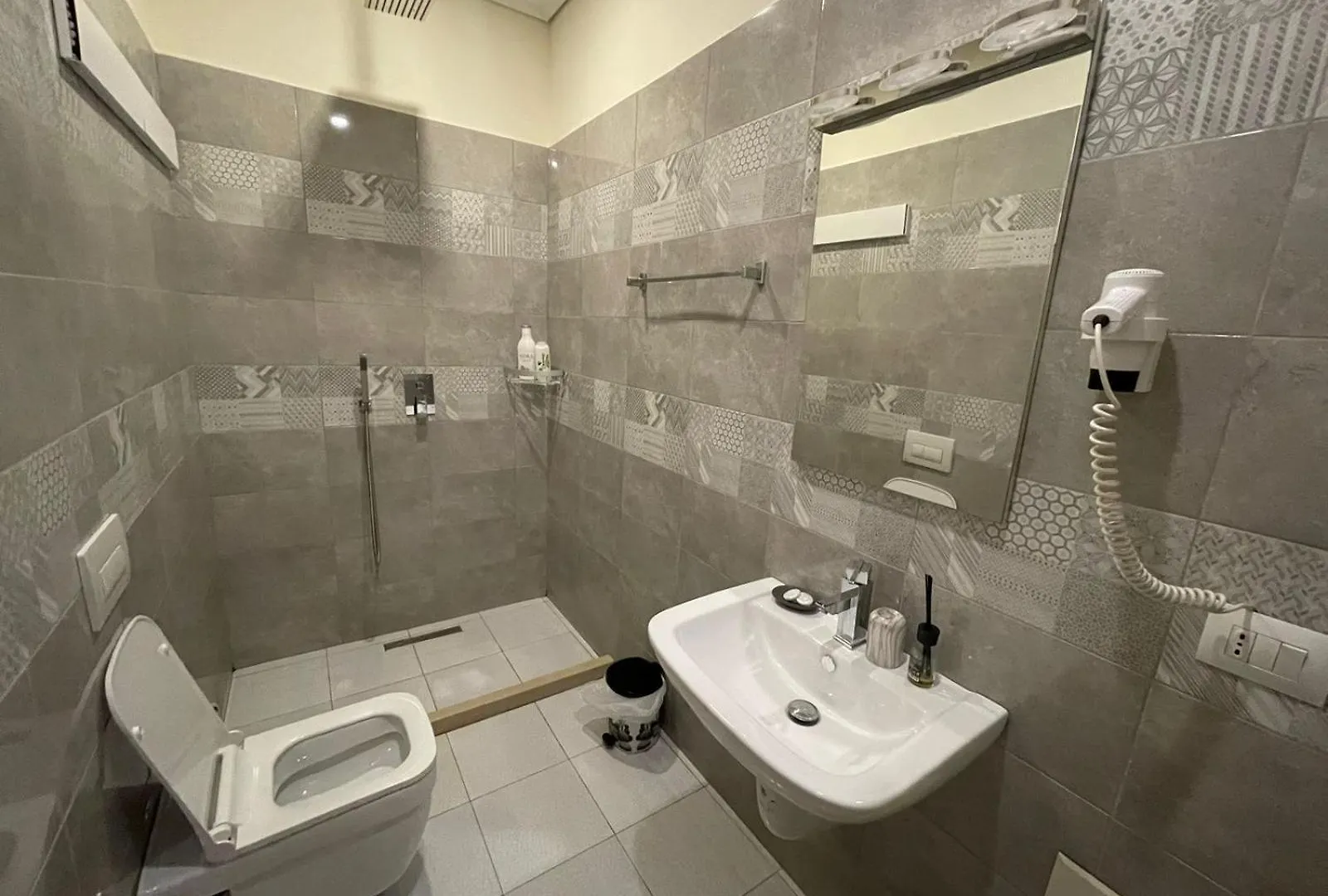 *** Hotel Fa_Holidays Vlorë Albanie
